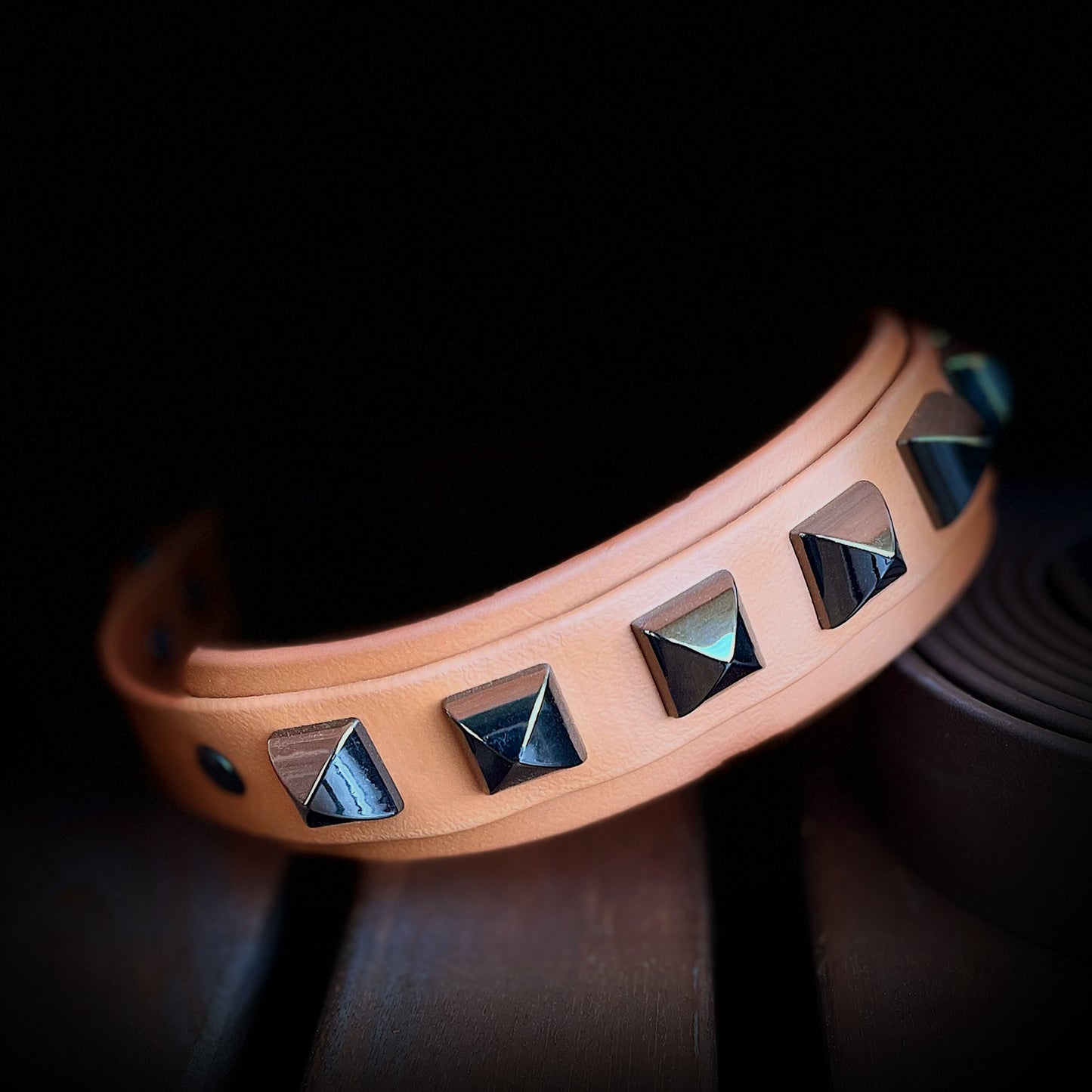 Caramel double square stud collar
